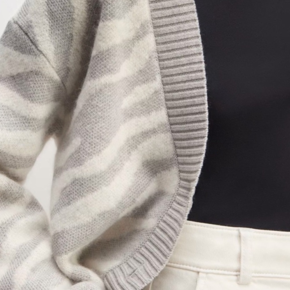 Everlane alpaca zebra print sweater - Picture 4 of 9